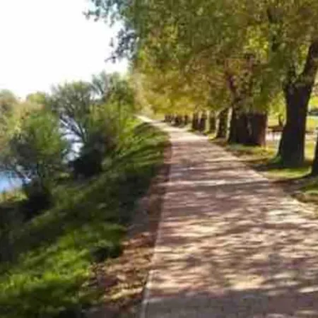 S Terasou, Bezplatne Parkovanie * Bratislava