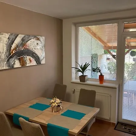 Apartment S Terasou, Bezplatne Parkovanie